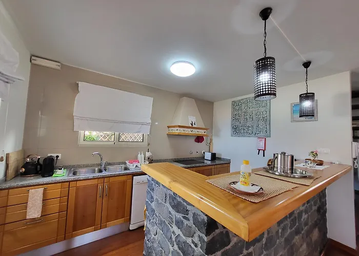 Boutique In Calheta Apartment *